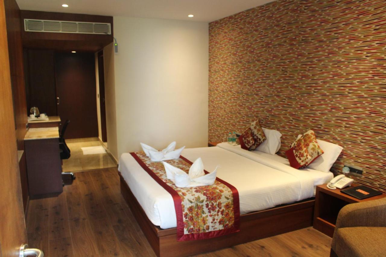 Silver Sand Sentinel Hotel Port Blair Room photo